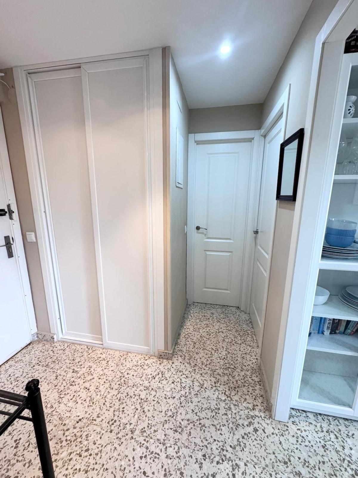 Apartment Cozy In Prime Location - *